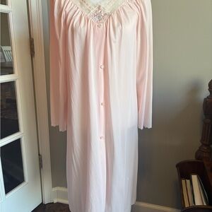 Shadowline Vintage Pink Nylon Robe Embroidered Flowers Lace